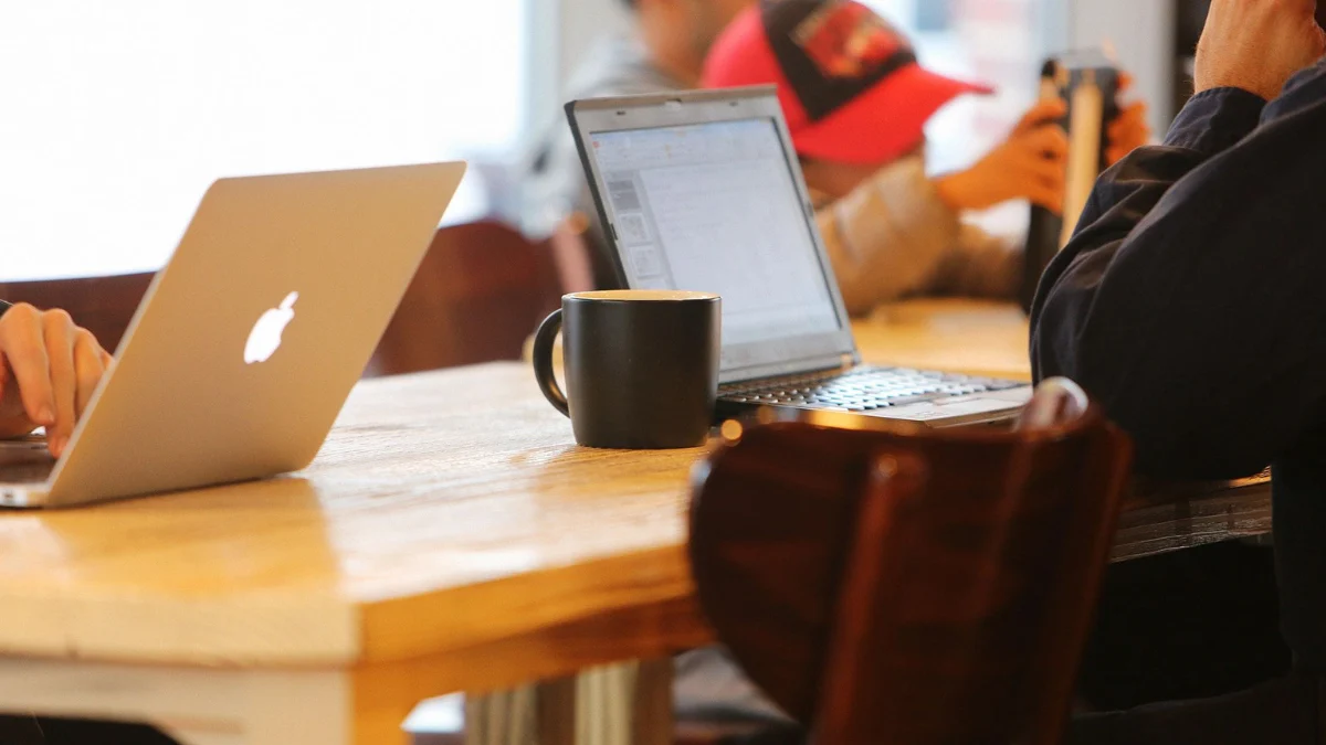 12 Keys to Building a Successful Online Community (2026)