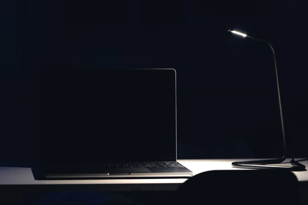 12 Best WordPress Plugins for Dark Mode